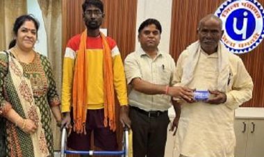 जनदर्शन में पूरी हुई दिव्यांग नरोत्तम और रामाधनी की आस