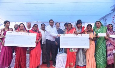 बकरकुदा में आयोजित समाधान शिविर में शामिल हुए जिले के प्रभारी सचिव मनोज पिंगुआ