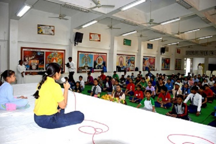 योगासन हमें स्वस्थ और अनुशासित बनाता है - कु. किरण अग्रवाल