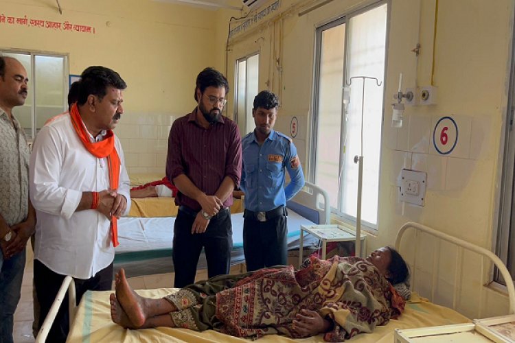 उपमुख्यमंत्री विजय शर्मा ने अस्पताल पहुंचकर घायलों का जाना हालचाल, बेहतर इलाज के लिए डॉक्टरो को दिए आवश्यक निर्देश