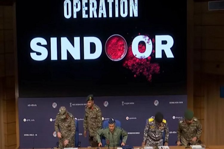 #OperationSindoor: ‘पाक सेना ने आतंकवादियों का साथ दिया, इसलिए जो भी नुकसान हुआ, वो खुद जिम्मेदार’... DGMO की प्रेस कॉन्फ्रेंस में बोले एयर मार्शल एके भारती