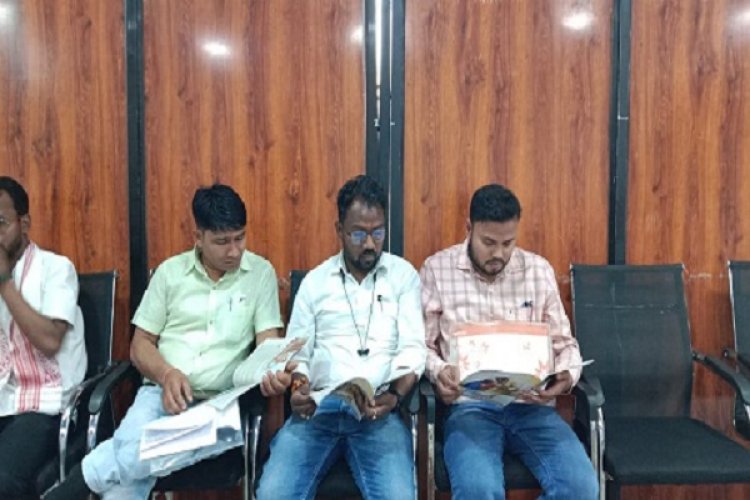 नागरिकों को जनमन पत्रिका का किया गया वितरण