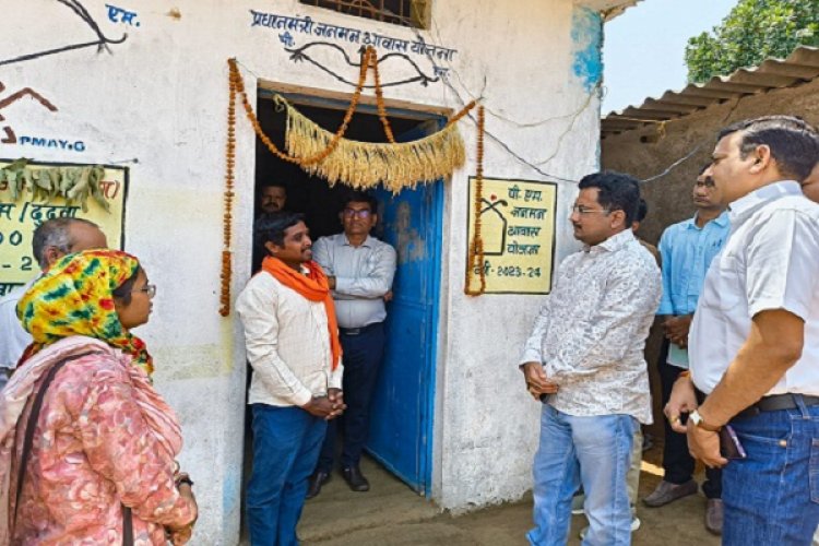 सोनमणि बोरा ने पीएम जनमन आवासों का किया निरीक्षण