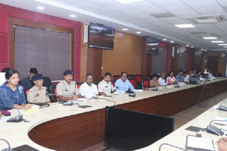 कलेक्टर ने ली कानून व्यवस्था की बैठक