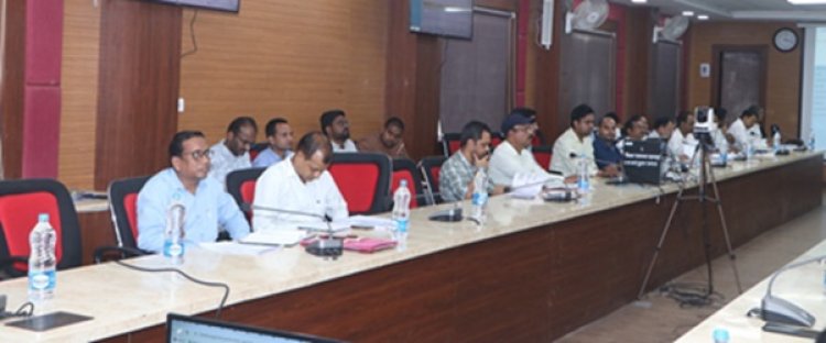 कलेक्टर ने ली समय सीमा की बैठक