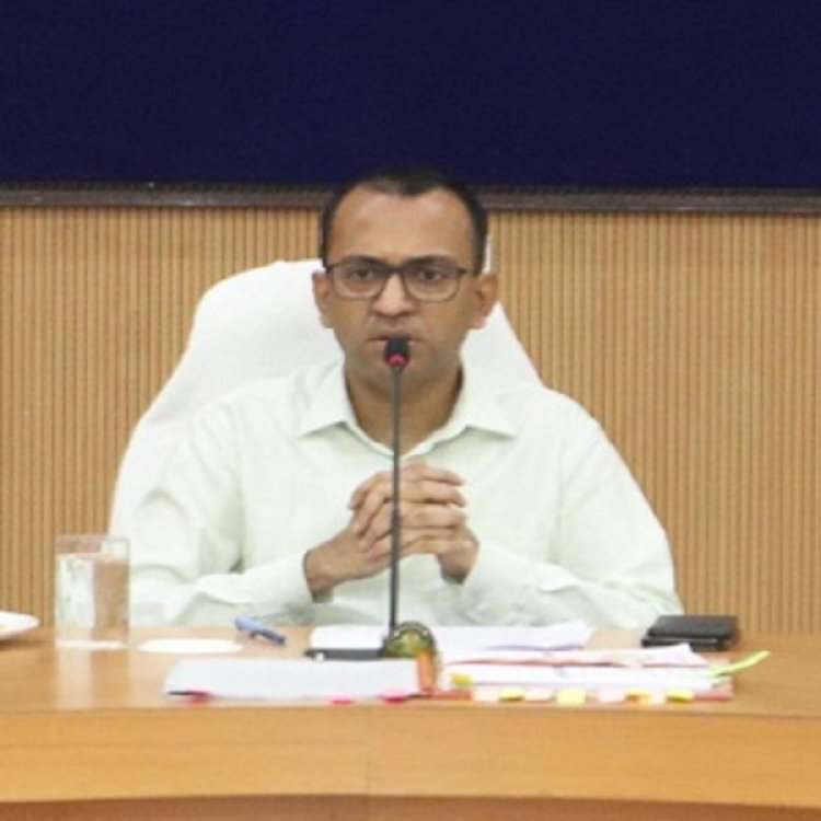 अवैध उत्खनन रोकने के लिए सख्त कार्यवाही करें : कलेक्टर