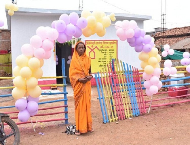 दूरस्थ ग्रामीण क्षेत्रों में प्रधानमंत्री आवास योजना अंतर्गत पक्के आवास बनने की खुशियां हो रही बयां