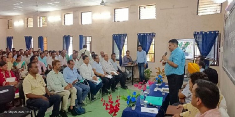 संयुक्त संचालक ने बोर्ड परीक्षा परिणाम की समीक्षा की