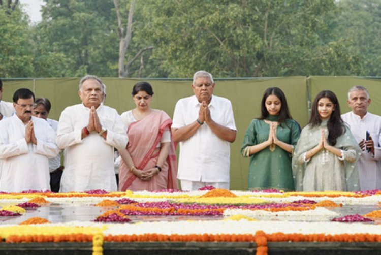 पूर्व पीएम चौधरी चरण सिंह को पुण्यतिथि पर उपराष्ट्रपति ने दी श्रद्धांजलि