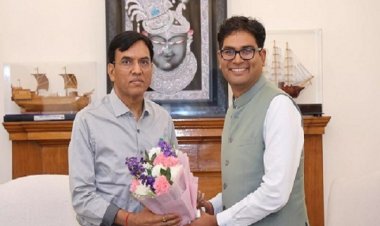 ओपी चौधरी ने केंद्रीय मंत्री डॉ मनसुख मांडविया को जन्मदिन की दी बधाई