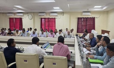 बारिश से पहले दूरस्थ पीडीएस दुकानों में राशन भंडारण की व्यवस्था करें : कलेक्टर