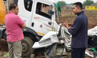 एमपी के झाबुआ में बड़ा हादसा : शादी समारोह से लौट रहे परिवार की कार पर पलटा सीमेंट से भरा ट्रॉला, 9 की मौत