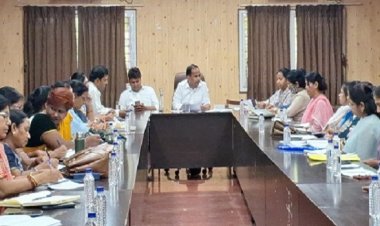 कलेक्टर ने ली महिला एवं बाल विकास विभाग की बैठक