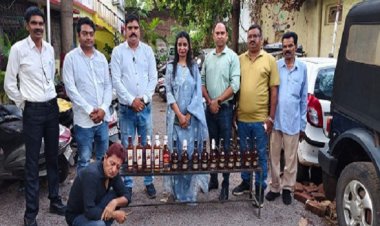 हांडीपारा के किराना दुकान में आबकारी का छापा