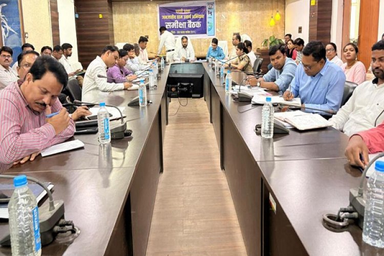 समय-सीमा की बैठक में दी गई 'मोर गांव मोर पानी' अभियान की जानकारी