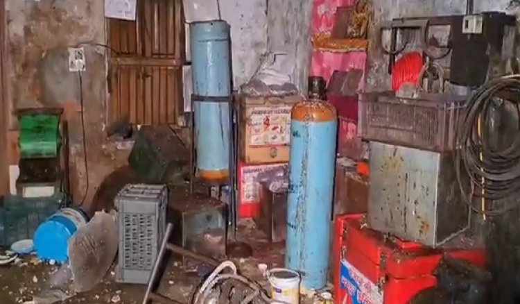 आइस फक्ट्री में ब्लास्ट: मालिक की मौत, 3 घायल...