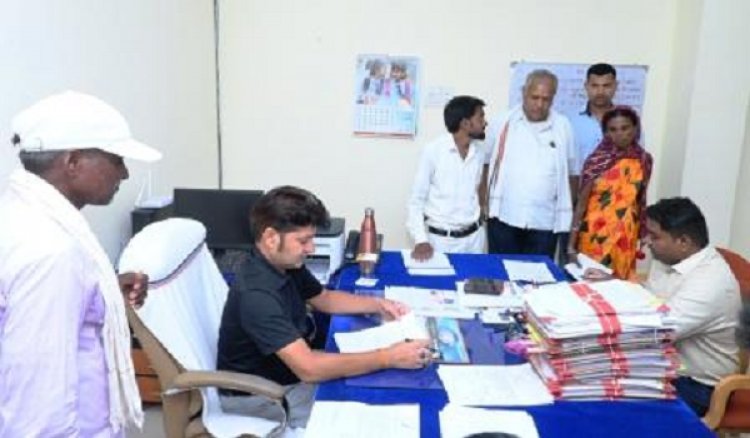 जनदर्शन में सुनी आम नागरिकों की समस्याएं, त्वरित निराकरण के दिये निर्देश