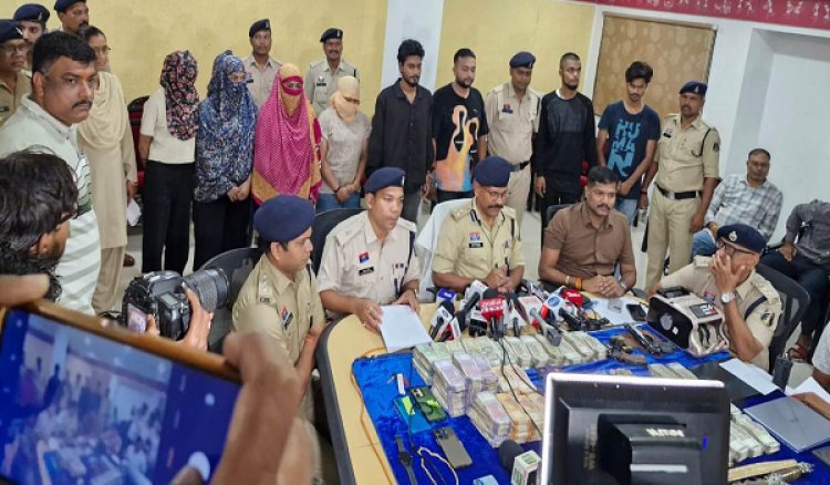 युवती को आत्महत्या के लिए उकसाने वाले 8 आरोपी गिरफ्तार