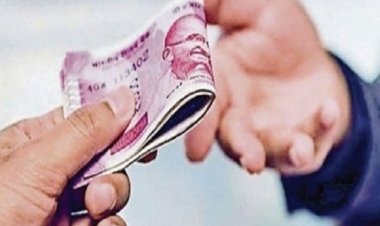 आठ हजार का रिश्वत लेते पटवारी गजपाल गिरफ्तार