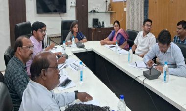 सीईओ ने की मनरेगा, पीएम आवास व अंत्योदय वाटिका योजनाओं की समीक्षा