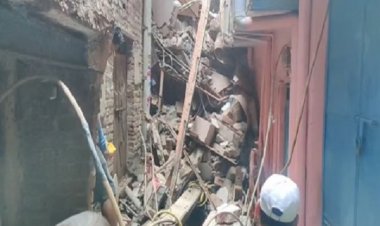 चार मंजिला इमारत ढही; 4 लोगों की मौत