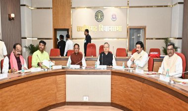 विधानसभा अध्यक्ष डॉ रमन सिंह की अध्यक्षता में विधानसभा के समिति कक्ष में कार्य मंत्रणा समिति की बैठक आयोजित की गई
