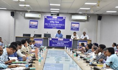 कलेक्टर की अध्यक्षता में समय-सीमा की बैठक संपन्न