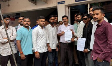 महंत कॉलेज में TC शुल्क वसूली का NSUI ने किया विरोध, सौंपा ज्ञापन