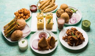 बारिश में खाएं ये स्वादिष्ट भारतीय स्नैक्स और भीगी शामों को बनाएं यादगार