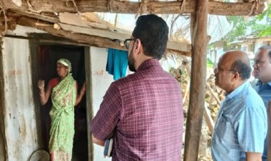 कलेक्टर ने पिथौरा के गांवों का दौरा कर विकास कार्यों की समीक्षा की