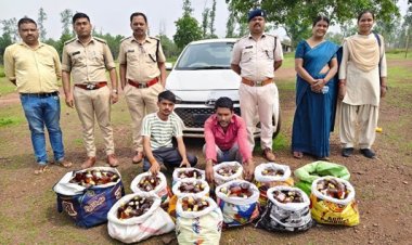 135 बल्क लीटर अवैध देशी मदिरा एवं चार पहिया वाहन जब्त