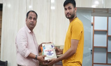 कलेक्टर ने दानदाताओं को प्रमाण पत्र प्रदान कर बढ़ाया उत्साह