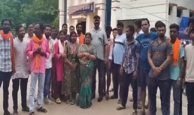 प्रार्थना सभा की आड़ में धर्म परिवर्तन: शिक्षिका और उसके बेटे के खिलाफ FIR