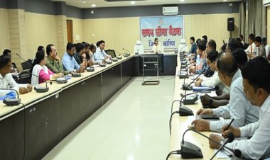 समय-सीमा बैठक में कलेक्टर ने दिए परीक्षाओं की सख्त निगरानी के निर्देश