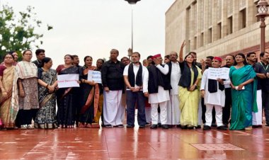 मानसून सत्र के तीसरे दिन भी लोकसभा में विपक्ष का हंगामा