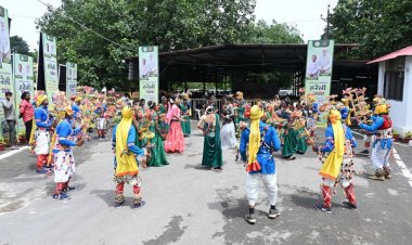 सीएम हाउस में हरेली की धूम: पारंपरिक लोक यंत्रों के साथ नाचा का आयोजन