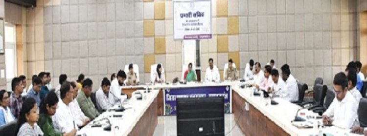 जन सामान्य को शासकीय योजनाओं से लाभान्वित करें: प्रभारी सचिव