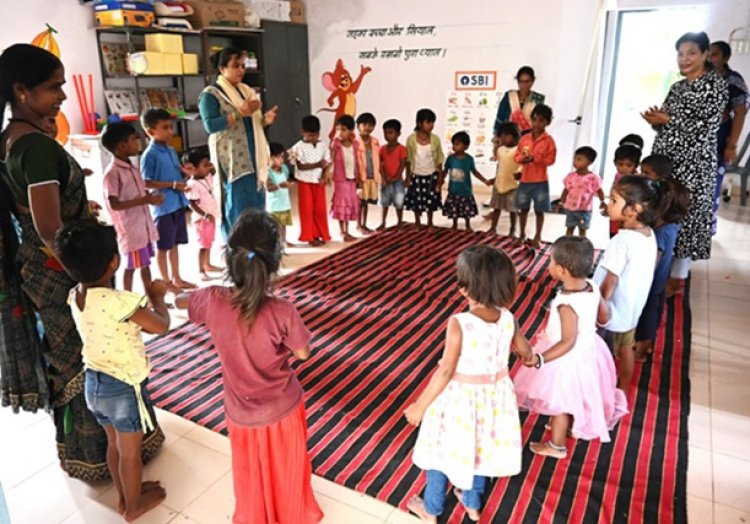 आंगनबाड़ी की बदली तस्वीर : खेलते-खिलखिलाते नन्हे कदमों से संवर रहा भविष्य