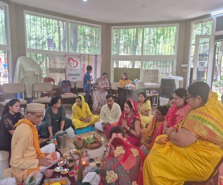 सावन में शिव रुद्राभिषेक का आयोजन, बापू की कुटिया में गूंजे वैदिक मंत्र