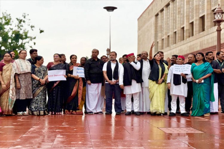 मानसून सत्र के तीसरे दिन भी लोकसभा में विपक्ष का हंगामा