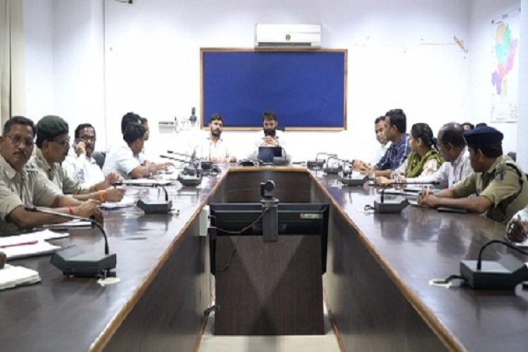 मानव-हाथी द्वंद रोकने समीक्षा बैठक