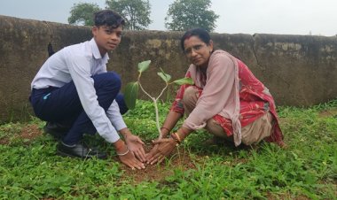 एक पेड़ लगाना है, धरती को स्वर्ग बनाना है’ संदेश के साथ हरियर पाठशाला आगे बढ़ी
