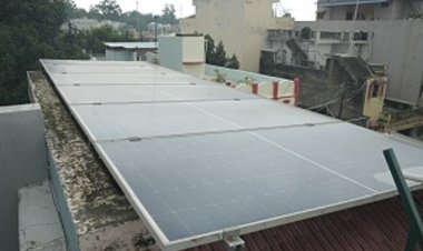 प्रधानमंत्री सूर्यघर मुफ्त बिजली योजनाः आत्मनिर्भरता और पर्यावरण संरक्षण की ओर एक सफल कदम