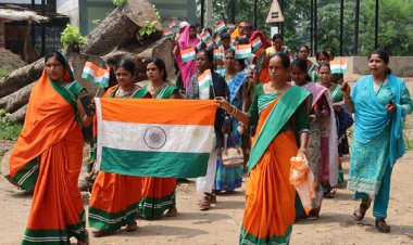 हर घर तिरंगा अभियान में गूंजा देशभक्ति का संदेश - बिहान दीदियों ने निकाली तिरंगा रैली