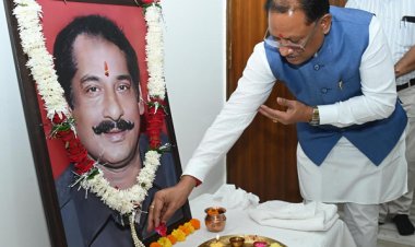 मुख्यमंत्री श्री साय ने स्व. दिलीप सिंह जूदेव की पुण्यतिथि पर दी श्रद्धांजलि