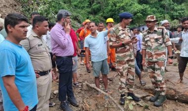 थराली में देर रात फटा बादल: कई घरों में घुसा मलबा, दो लापता