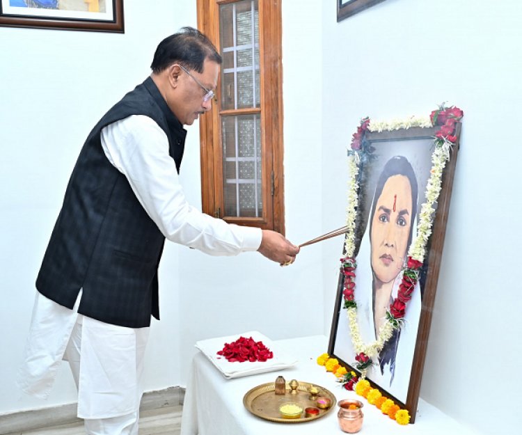 मुख्यमंत्री श्री साय ने छत्तीसगढ़ की पहली महिला सांसद मिनीमाता की पुण्यतिथि पर उनके अविस्मरणीय योगदान को किया नमन
