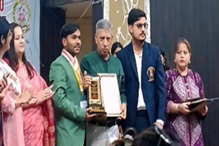 नेशनल यूथ एक्सलेंस अवॉर्ड से सम्मानित हुए यूनिसेफ जिला समन्वयक विनोद कुमार टेम्बुकर