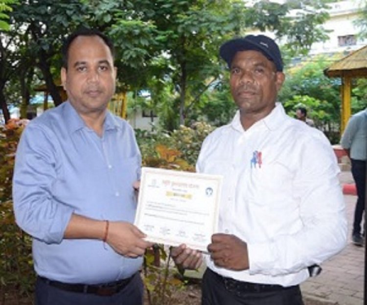 ज्ञान दान में आगे आ रहे लोग, स्मृति पुस्तकालय योजना को मिल रहा भरपूर सहयोग