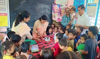 शासकीय कर्मचारियों ने अपने जन्मदिन पर बच्चों के संग साझा की खुशियां